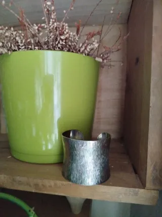 Brazalete de plata texturizado