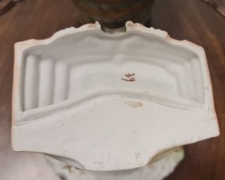 Jarrón Biscuit S. XIX Pareja Romántica