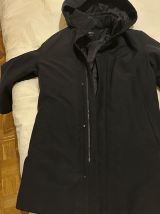 Abrigo híbrido plumífero negro