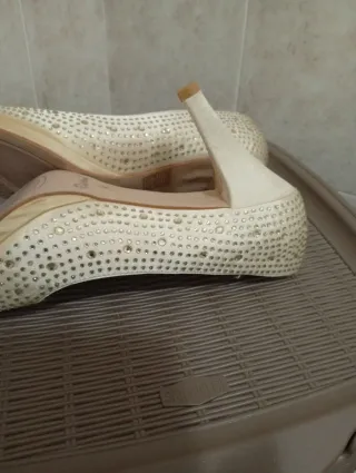 Scarpe eleganti con strass