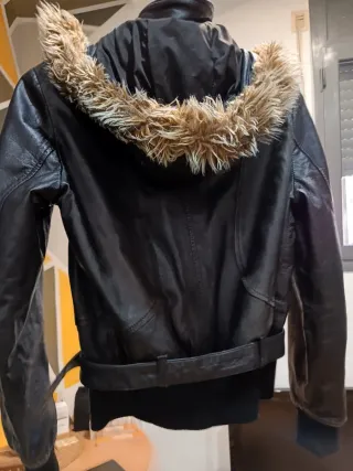 Chaqueta de cuero negra