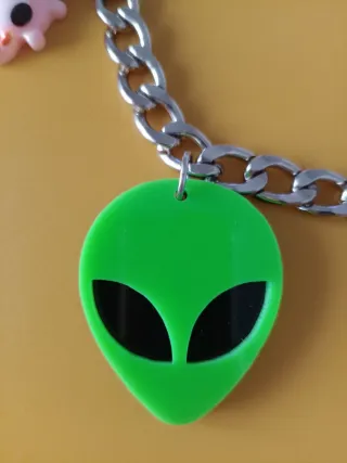 Cadena para bolso con charms de extraterrestres