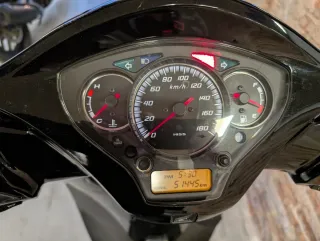 Honda SH 300 Sport con Baúl