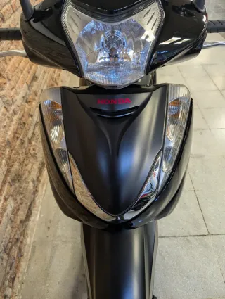 Honda SH 300 Sport con Baúl