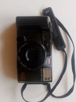 Olympus AZ 200 Superzoom Cámara Analógica