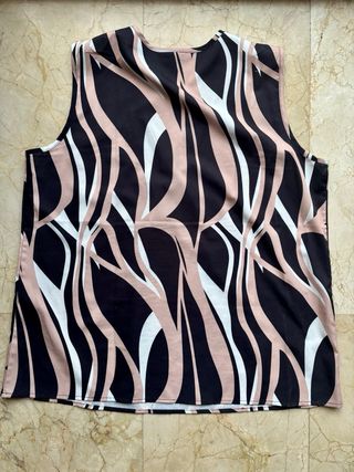 Blusa sin mangas estampada