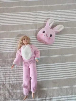 Barbie disfrazada de conejo