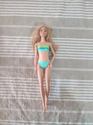 Barbie disfrazada de conejo