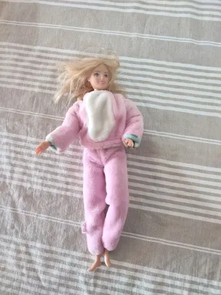 Barbie disfrazada de conejo