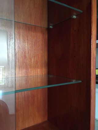 Vitrina de pared antigua madera y cristal