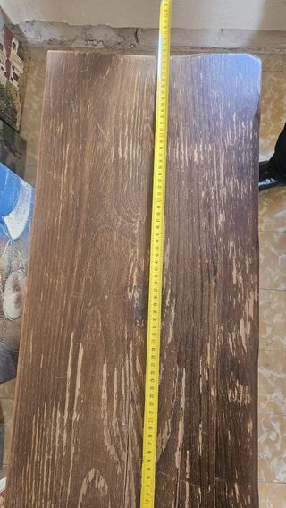 Mueble artesanal tallado en madera