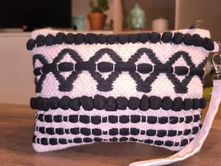 Pochette Boho Nera e panna