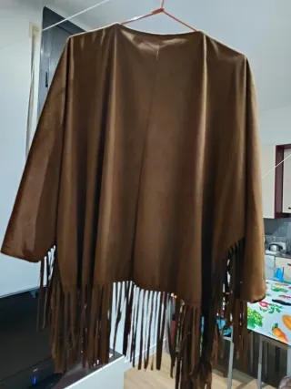 Chaqueta estilo boho con flecos