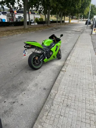 Kawasaki ZX6R 2005 Verde