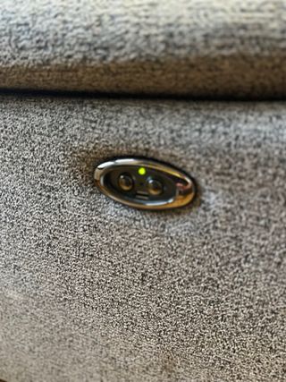 Sofá reclinable de tela gris