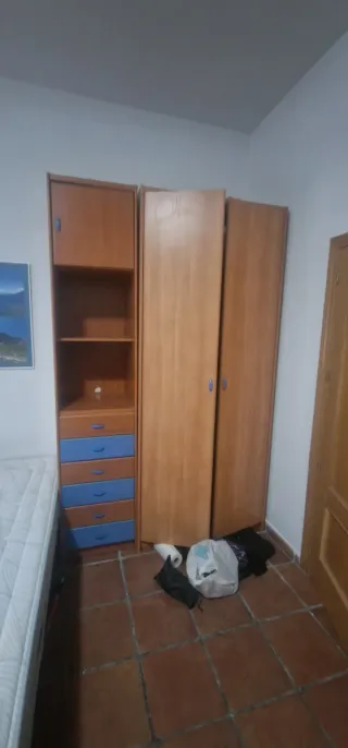 Armario grande madera y azul