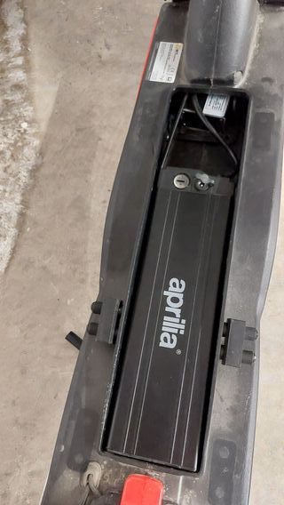 Patinete Eléctrico Aprilia ESR1