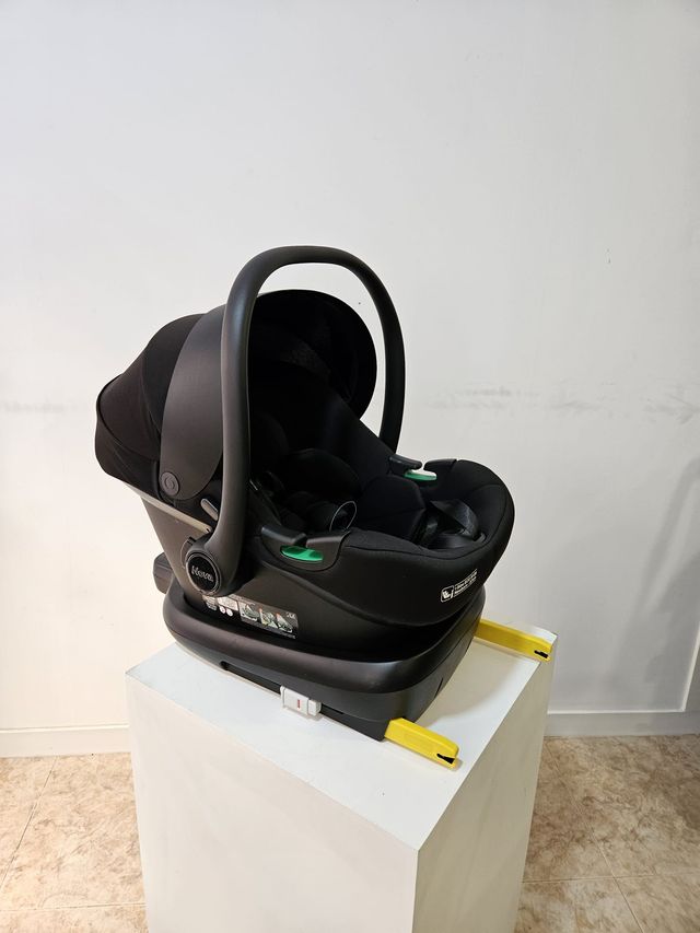 Offerta. Set: gruppo 0+ con base. Nuovo