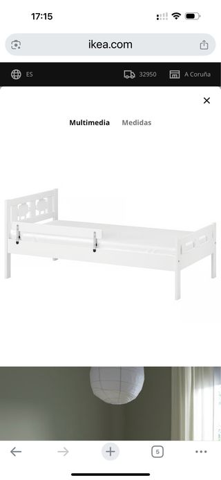 Cama infantil blanca con barrera