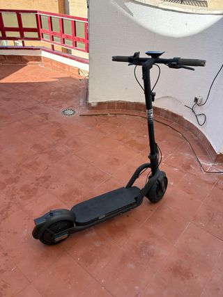 Monopatín Eléctrico Negro