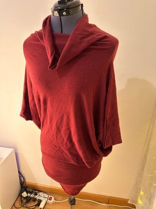 Vestito inver con scollo che cade a maniche corte