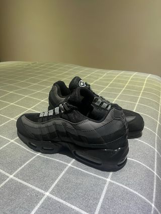Nike Air Max 95 Negras talla 41