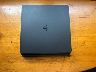 Playstation 4 Slim
