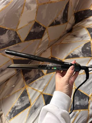 Plancha de pelo negra