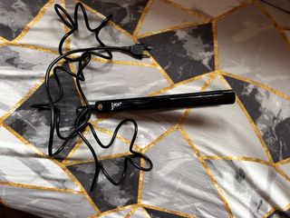 Plancha de pelo negra