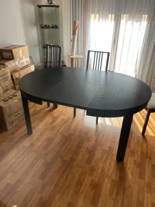 Mesa comedor negra y 4 sillas