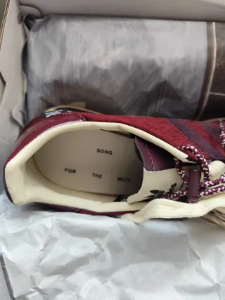 Zapatillas Adidas Marrón/Rojo