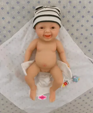 Muñeca bebé silicona