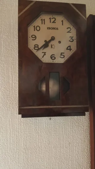Reloj de pared antiguo KRONOS