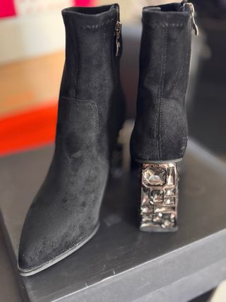 Botines negros tacón joya