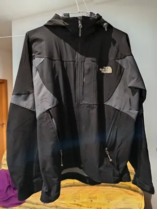 Chaqueta The North Face Negra y Gris