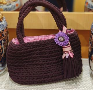 Bolso artesanal romántico morado y rosa