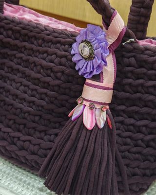 Bolso artesanal romántico morado y rosa