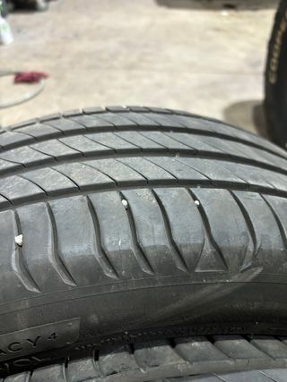 Neumático Michelin 235/45R18