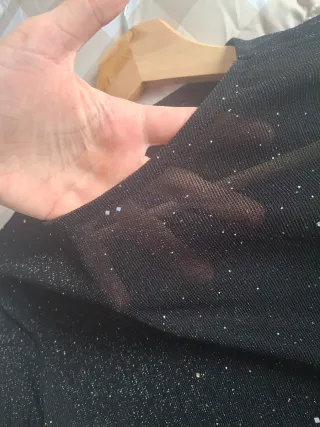 Camiseta negra transparencias