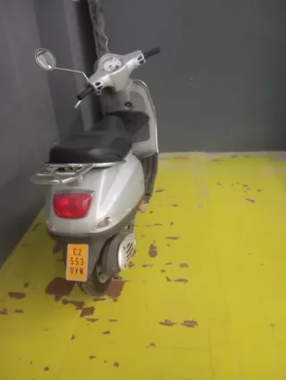 Piaggio Vespa LX50 2006