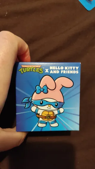 Muñeco Hello Kitty x TMNT