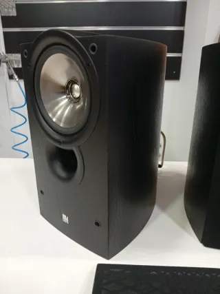 Altavoces KEF Q1 Series