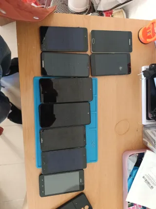 Lote di telefoni cellulari Doogee, Huawei e Xiaomi poco X4