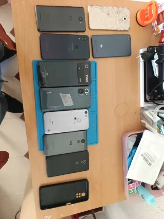 Lote di telefoni cellulari Doogee, Huawei e Xiaomi poco X4