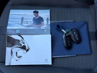 Peugeot e-2008 Eléctrico Allure Pack