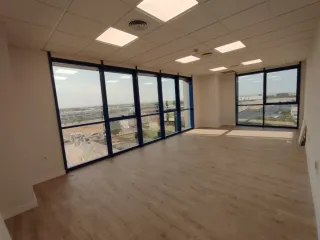 Alquiler oficina en Sevilla. Parque empresarial nu