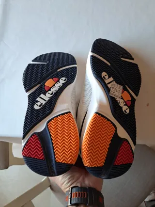 Zapatillas Ellesse Talla 46 Blancas y Rojas