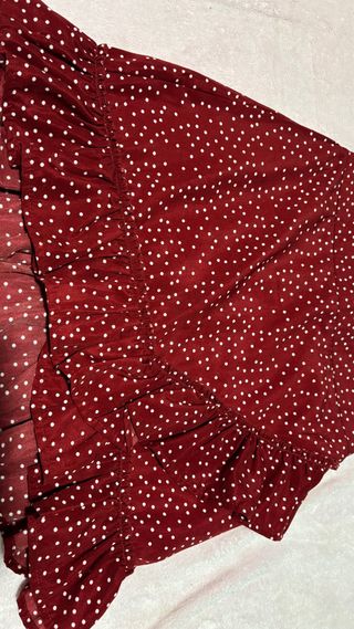 Falda corta con lunares