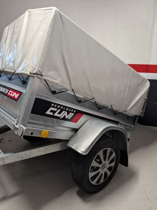 Remolque CUNI 150 con Lona alta arquillada