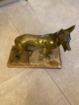 Escultura Perro Bronce y Mármol